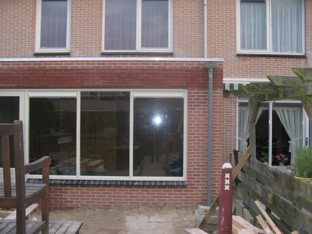 Aanbouw aan achterzijde woning